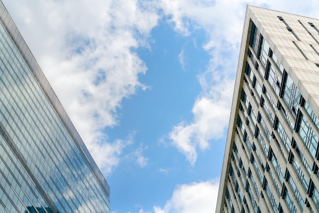 Fassade eines modernen Wolkenkratzers Bauindustrie Verkauf und Vermietung von Immobilien