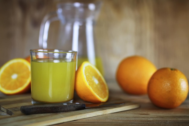 Fatia de copo de suco de laranja