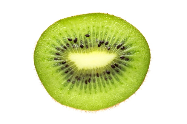 Foto fatia de kiwi isolada no fundo branco fruta suculenta fresca