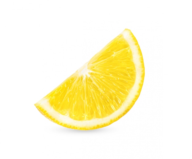 Fatia de limão isolada no fundo branco