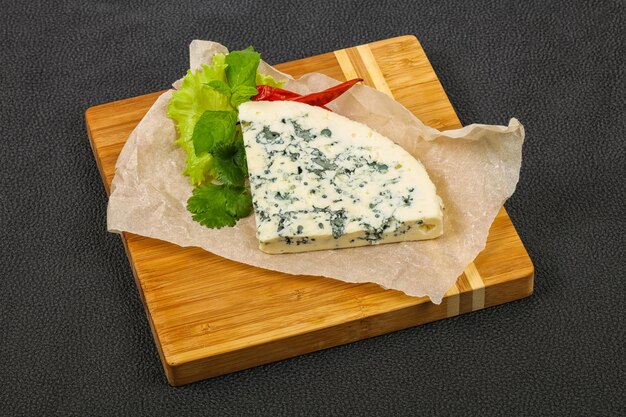 Fatia de queijo azul