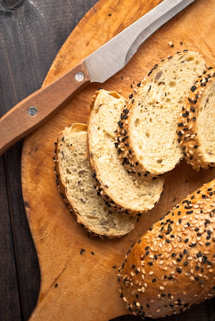 Foto fatias de baguete caseira fresca