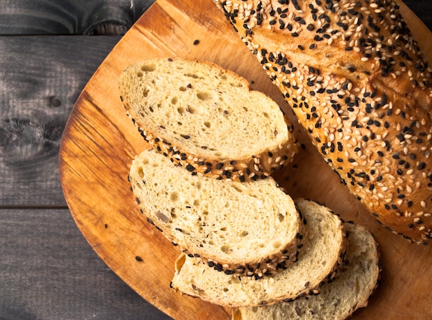 Foto fatias de baguete caseira fresca