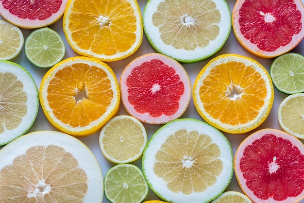 Fatias de frutas cítricas: vista superior