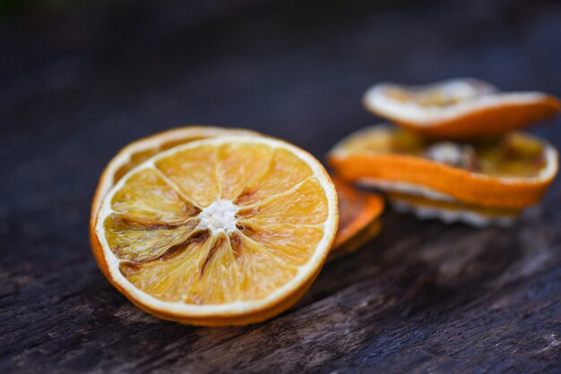 Fatias de laranja secas