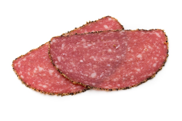 Foto fatias de salame isoladas.