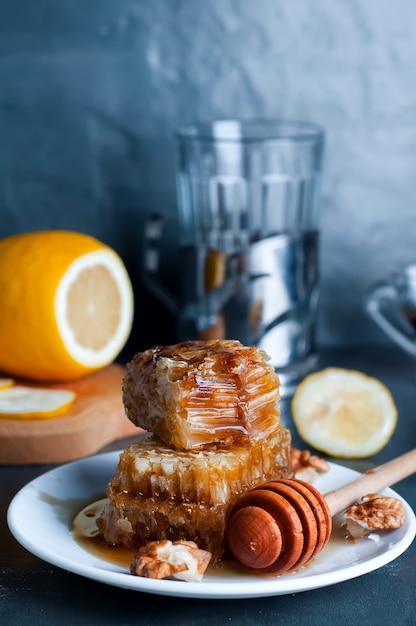 Favos de mel doces com limão