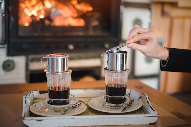 Foto fazendo café vietnamita alternativo