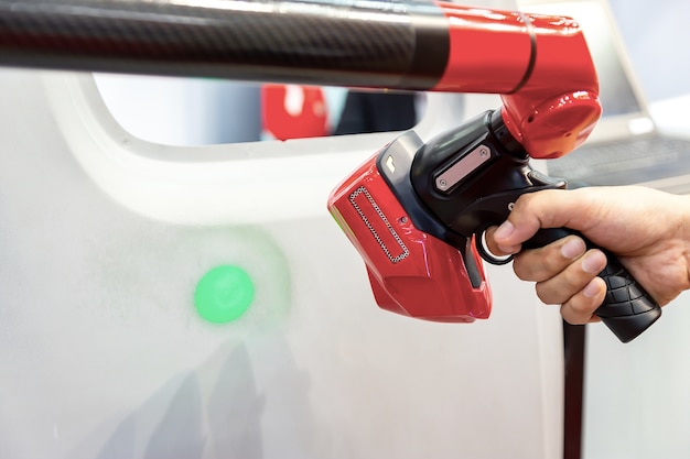 Foto feche a sonda de toque da máquina de medição de coordenadas automáticas pela cmm