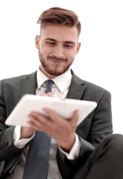 Foto feche o empresário moderno com tablets digitais e tecnologia