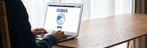 Feedback do cliente e análise de revisão por software de computador moderno