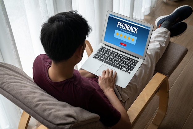 Feedback do cliente e análise de revisão por software de computador moderno