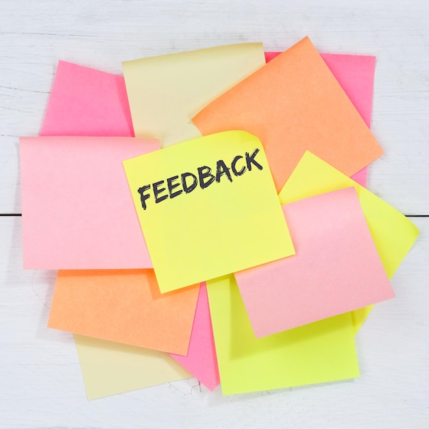 Feedback Kontakt Kundendienst Meinungsumfrage Bewertung Geschäftskonzept Schreibtisch Notizpapier