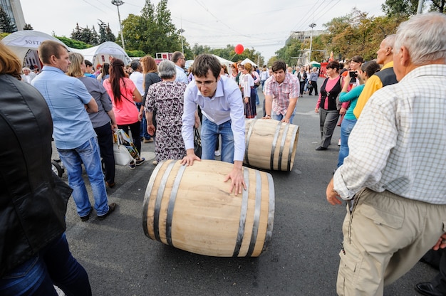 Feier National Wine Day am zentralen Platz der Hauptstadt