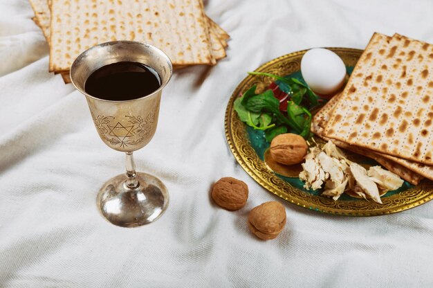 Feiertag jüdischer Passahbrot Matzoh Feier des koscher Weines