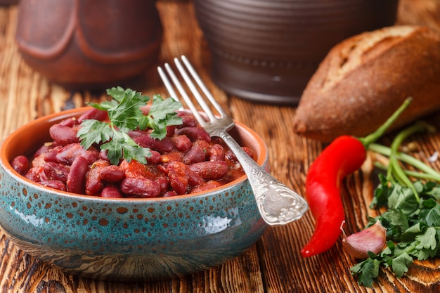 Feijão vermelho com tomate