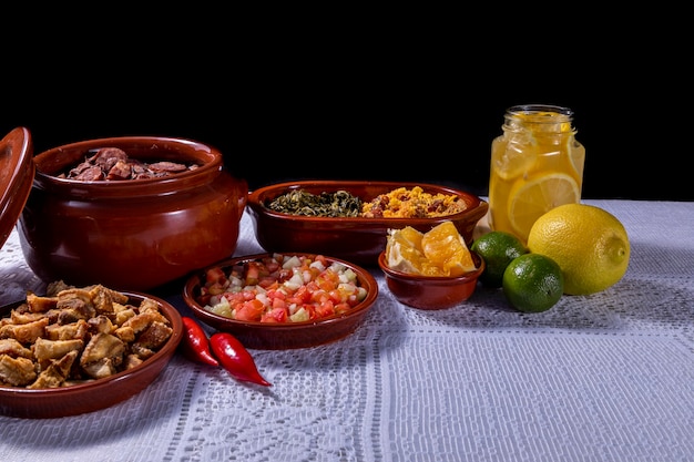 Foto feijoada, a tradição da culinária brasileira.
