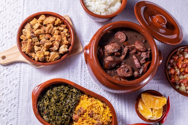 Foto feijoada, a tradição da culinária brasileira.