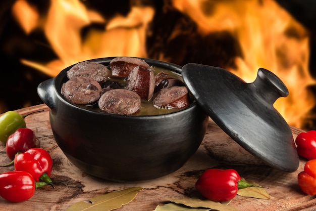 Feijoada. Comida tradicional brasileña.