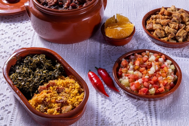 Foto feijoada, tradição da culinária brasileira e comidas típicas.