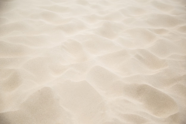 Feiner Strandsand im Sommer