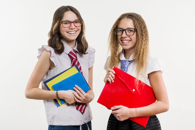 Felices amigos de la escuela secundaria