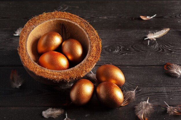 ¡Felices Pascuas! Huevos de pascua en madera