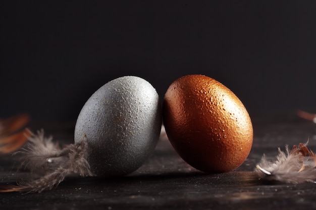 ¡Felices Pascuas! Huevos de Pascua en madera