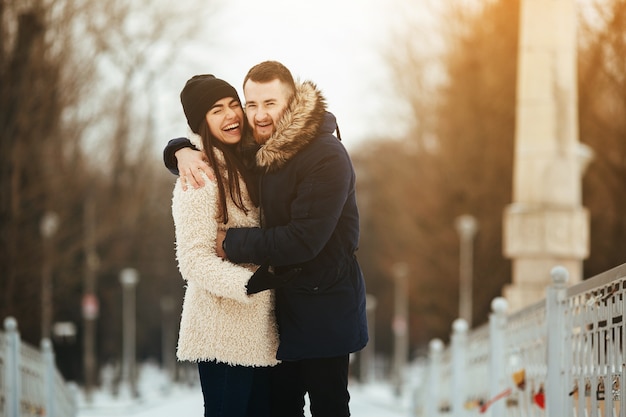 Felicidade amantes roupas relacionamento menina