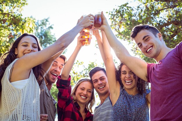 Foto feliz, amigos, parque, tendo, cervejas