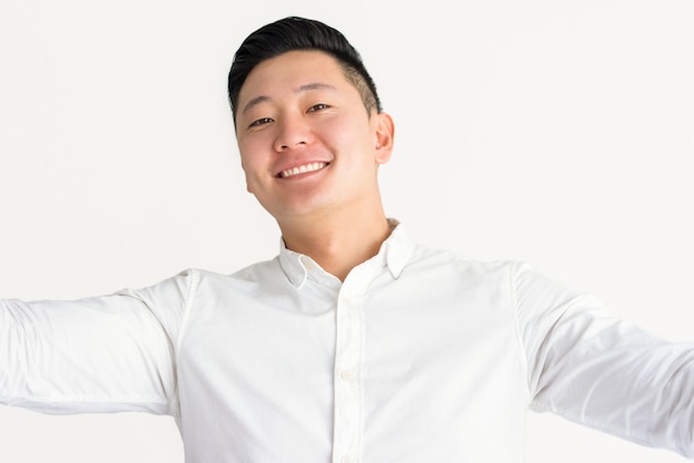 Feliz animado coreano empresário feliz em vê-lo