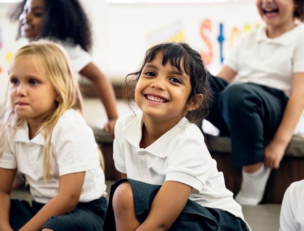 Foto feliz, crianças, em, escola elementar