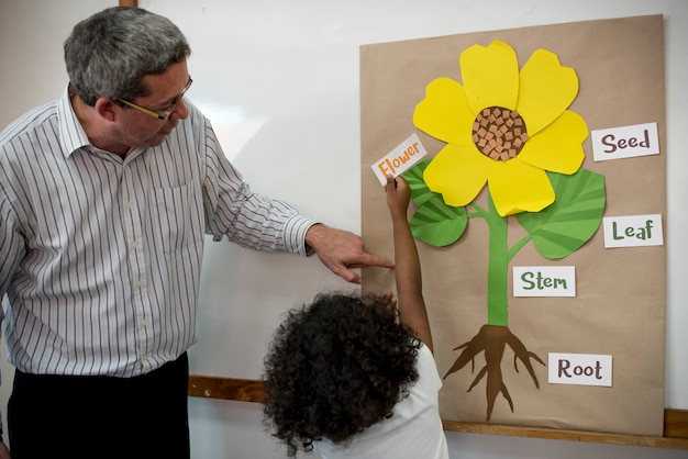 Feliz, crianças, em, escola elementar