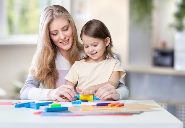 Feliz desenho de mãe e filha