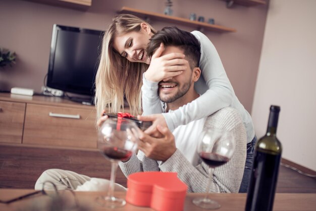 Foto feliz día de los enamorados o cumpleaños