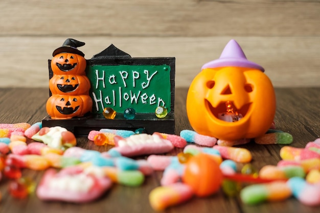 Feliz día de Halloween con caramelos fantasma calabaza Jack O linterna y enfoque selectivo decorativo Trick or Threat Hola Octubre otoño otoño Fiesta festiva y concepto de vacaciones