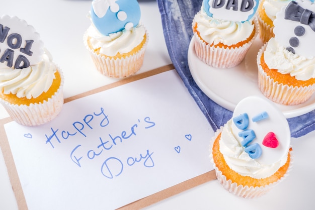 Feliz día del padre con cupcakes