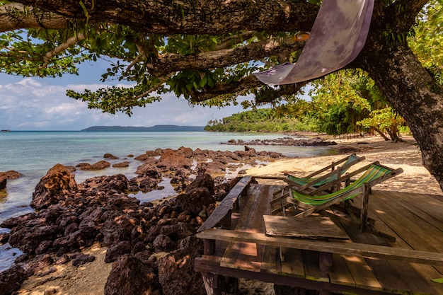 Foto feliz feriado em koh mak, trat, tailândia