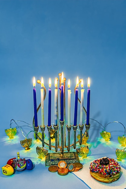 Feliz feriado judaico celebra ainda vida de menorá de Hanukkah