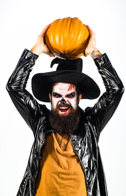 Foto feliz halloween vampiro guapo aislado sobre fondo oscuro diseño para banner de halloween cara de miedo ...