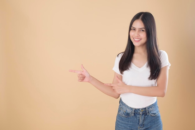 feliz, hermoso, mujer joven