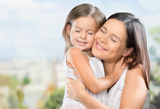 Feliz, madre e hija, abrazar