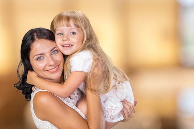 Feliz, madre y niño, niña