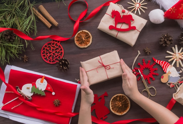 Feliz Natal Presentes feitos à mão feitos de papel Kraft sem plástico DIY