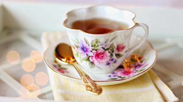 Feliz Navidad y taza de té de color rojo