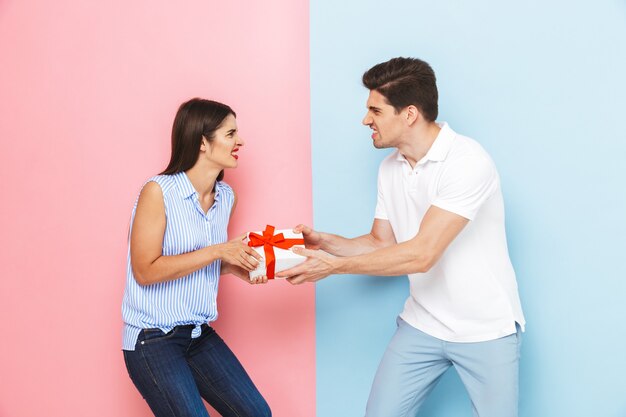 Feliz, pareja joven, posición, aislado