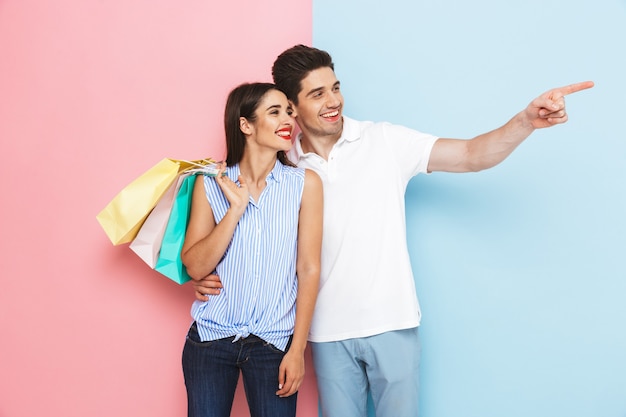 Foto feliz, pareja joven, posición, aislado