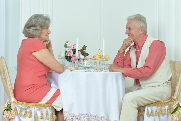 feliz, pareja mayor, descansar, en, café