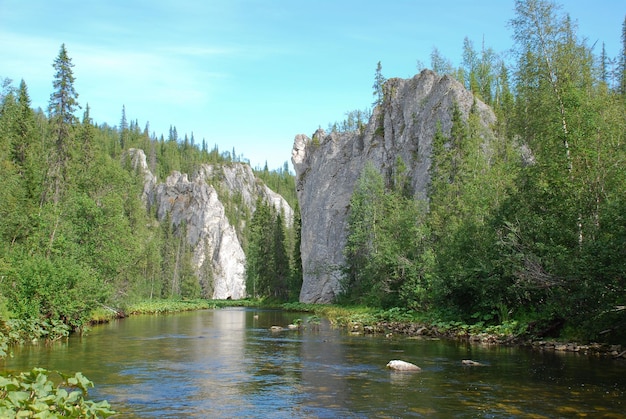 Felsen am Fluss Big Sarjuga