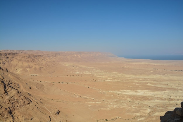 Felsen der Judäischen Wüste in der Nähe des Masada-Parks